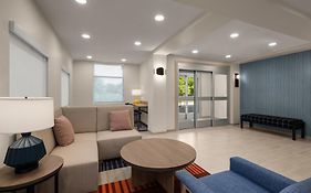 Econo Lodge Inn&Suites